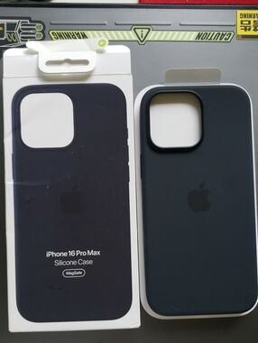 Silicone Case With Magsage For iPhone 16 Pro Max, Black